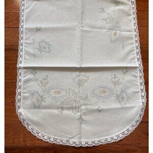 Flower Stamped Embroidery Table Runner Lace Trim 12 x 36"